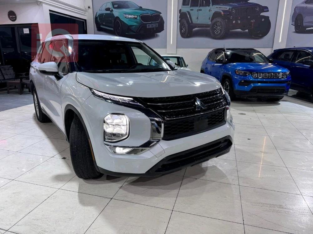 ميتسوبيشي اوتلاندر